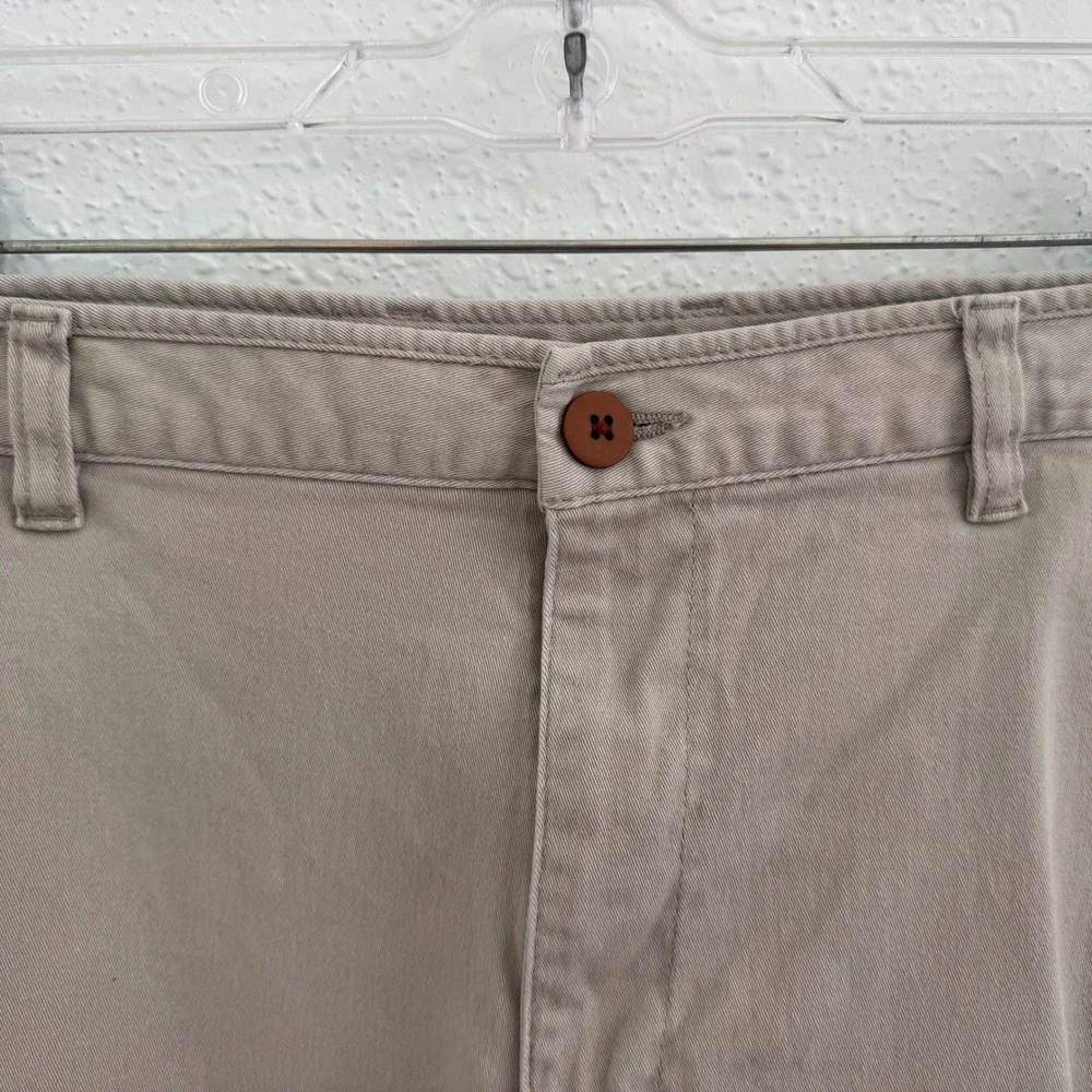 Tommy Bahama Boracay Chino Shorts Men's Size 40 Khaki Golf Casual Travel Beach